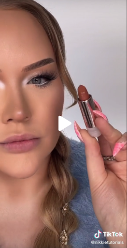 NikkieTutorials Tests Fenty’s New Lipstick Line, Fenty Icon